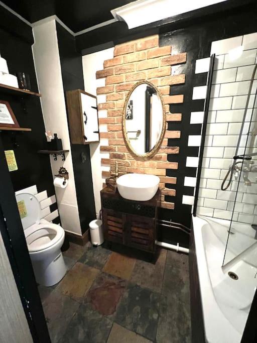 Apartment - Quirky Me1 Рочестер Экстерьер фото